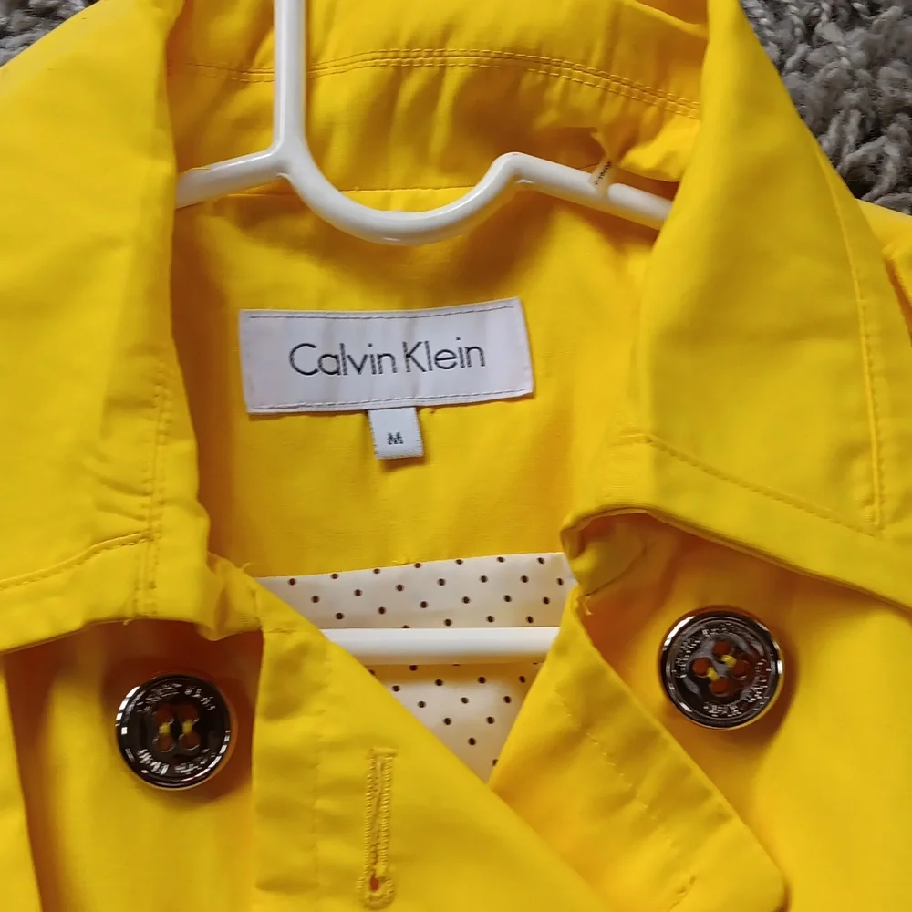 NEW Calvin Klein Vibrant Yellow Trench Coat - Picture 2 of 4